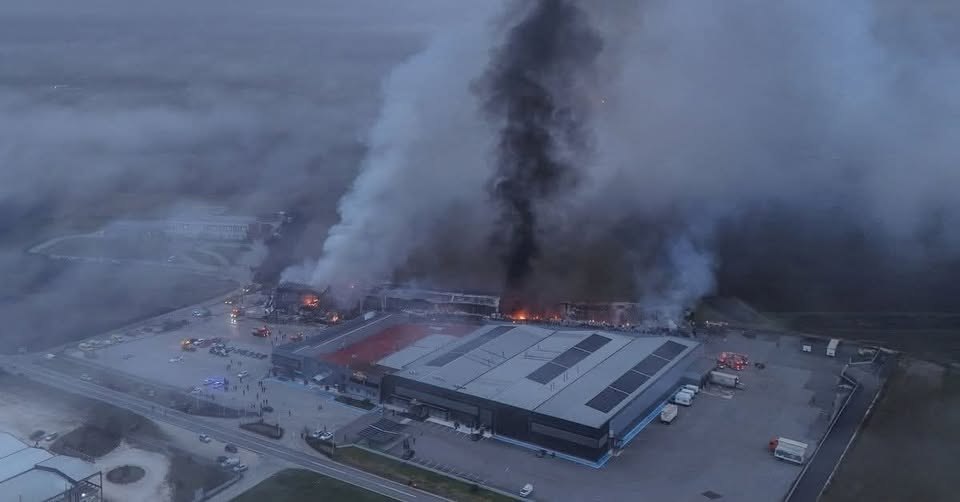 😱 A few hours ago a big fire broke out in M… See more